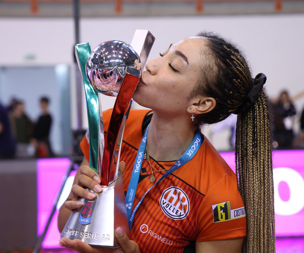 La schiacciatrice Valeria Battista lascia l'arancionero dopo una splendida stagione chiusa con la promozione in Serie A1