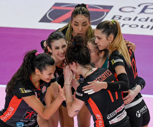 Arancionere  a Trento mercoledì 9 (ore 20.30) per Gara 2 di Semifinale: primo match point per la Finale