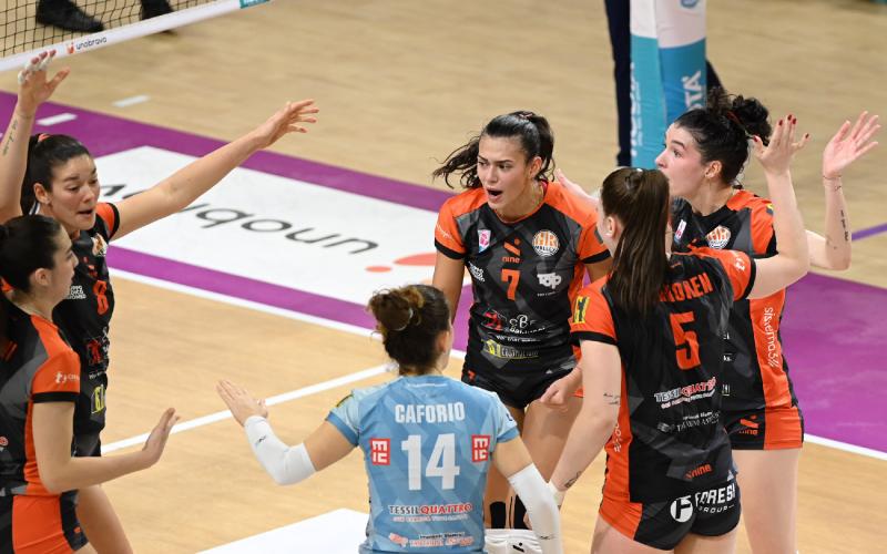 Le arancionere tornano a giocare al Fontescodella: martedì 23 (ore 20.30) fondamentale sfida con Firenze per la terza di ritorno