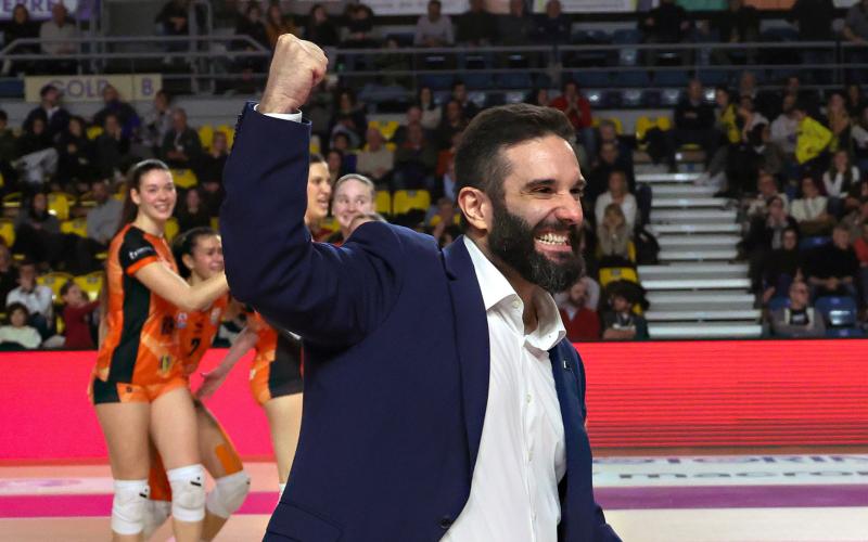 Valerio Lionetti resta alla guida della CBF Balducci HR: sarà l'head coach arancionero anche nella stagione 2026/27