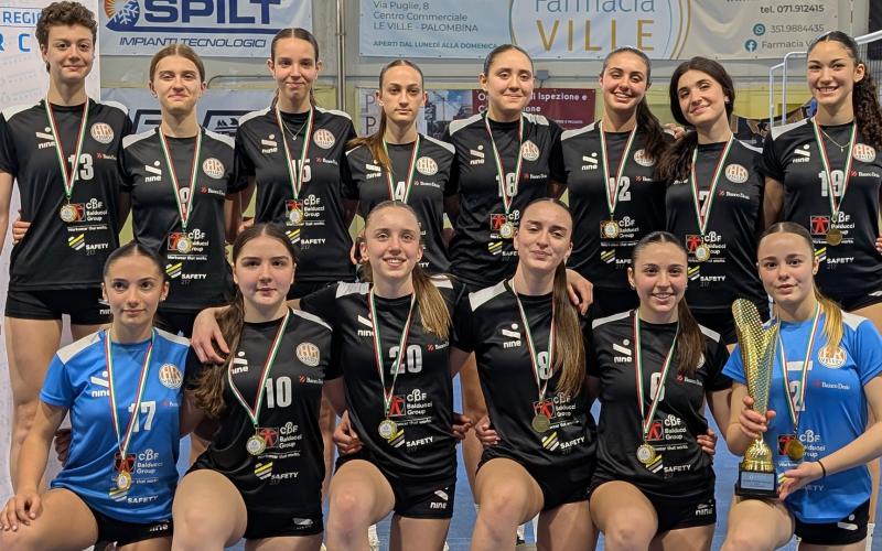 Storico successo per la Under 16 CBF Balducci Paoloni: le arancionere sono campionesse regionali (3-2 su Jesi) e volano alle Finali nazionali
