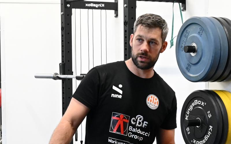 Gabriele Rudi dopo il rinnovo in arancionero: “Continuità, lavoro e ambizione per crescere ancora in Serie A1”