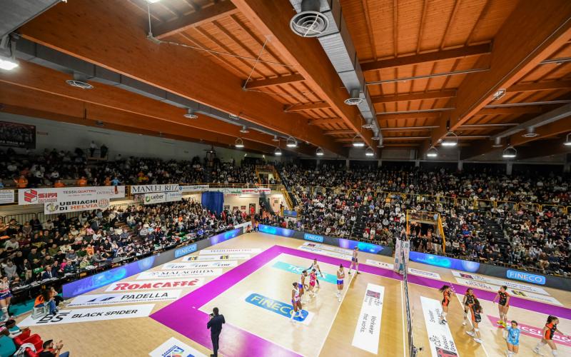 Fuori il calendario della Regular Season LVF A1 Fineco 26/27: esordio in trasferta a Bergamo il 4 ottobre, la prima in casa con Milano l'11 ottobre